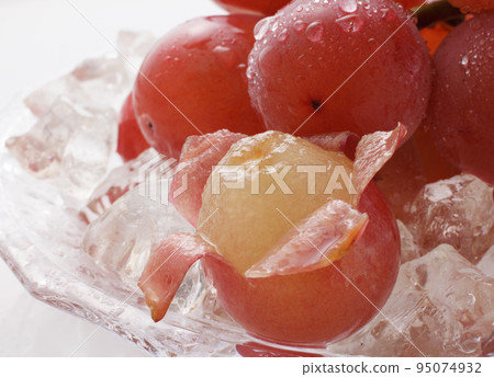 葡萄皇后尼娜 95074932