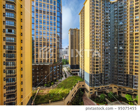 現代城市辦公樓與住宅建築 95075455