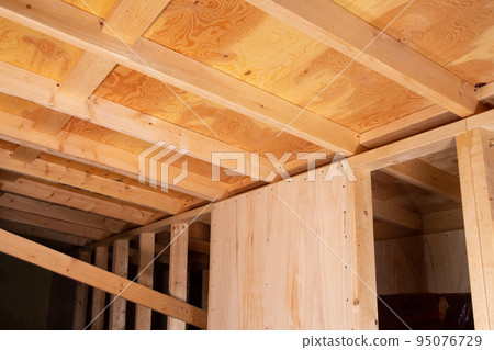 住宅閣樓 95076729