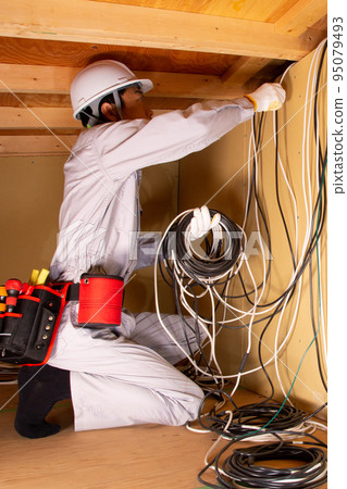 Electrical construction work  95079493