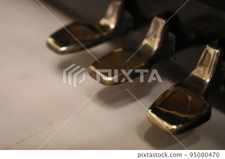 piano 95080470