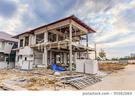 New house under construction at building site 95082669