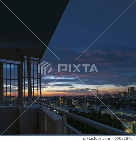 日出, 住宅區的早晨, 陽台, 欄杆, 清晨, 日出, 日出, 太陽, 黎明 日出, 住宅區的早晨, 陽台, 欄杆, 清晨, 日出, 日出, 太陽, 黎明 95082873