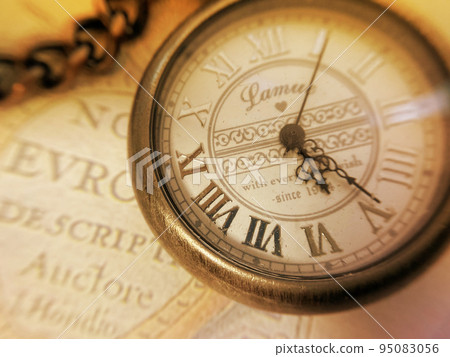 古董鐘和舊地圖 95083056