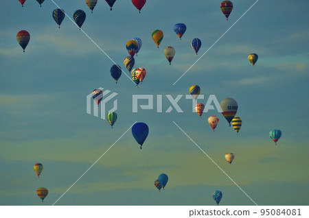 Saga Balloon Fiesta 95084081