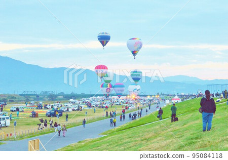 Saga Balloon Fiesta 95084118