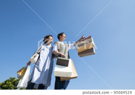 情侶戀人情侶購物購物藍天圖片 情侶戀人情侶購物購物藍天圖片 95084529