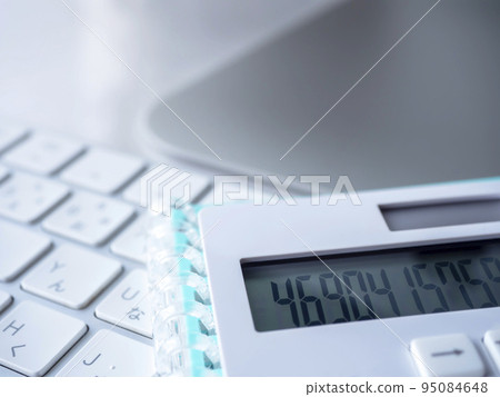 筆記本電腦和個人電腦的商業形象 筆記本電腦和個人電腦的商業形象 95084648