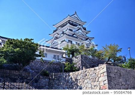 Bingo ``Fukuyama Castle'' castle tower and turret after reconstruction 95084766