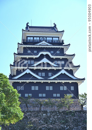 Bingo ``Fukuyama Castle'' castle tower and turret after reconstruction 95084903