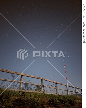 Winter Constellation 95085424