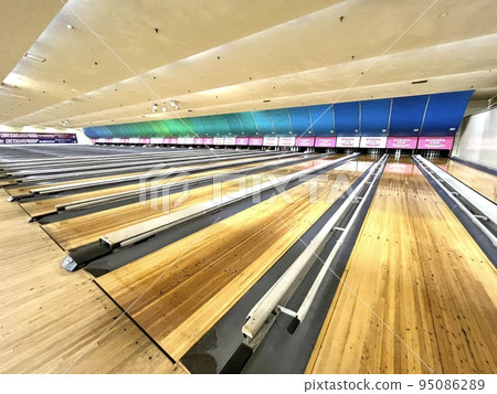 保齡球館練習場景 95086289