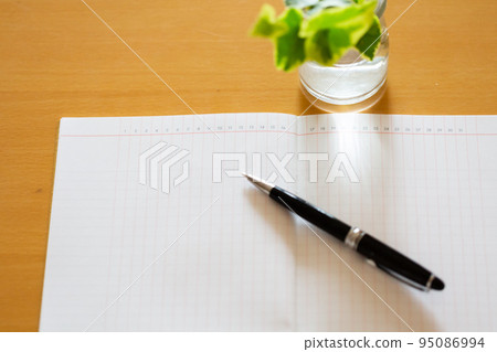 甘特圖和筆 項目管理圖像 筆記本 甘特圖和筆 項目管理圖像 筆記本 95086994