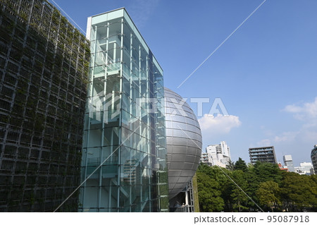 Nagoya City Science Museum (Sakae, Naka Ward) and blue sky Nagoya City Science Museum (Sakae, Naka Ward) and blue sky 95087918