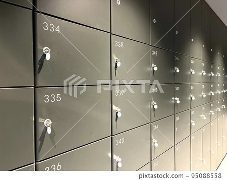 送貨箱和更衣室 95088558