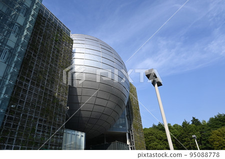 Nagoya City Science Museum (Sakae, Naka Ward) and blue sky Nagoya City Science Museum (Sakae, Naka Ward) and blue sky 95088778