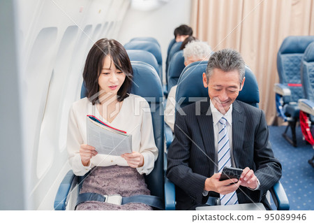 花時間在飛機上的乘客 95089946