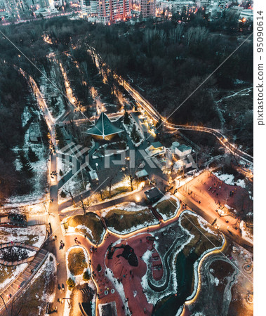 Aerial view Sarzhyn Yar, Kharkiv city winter park 95090614