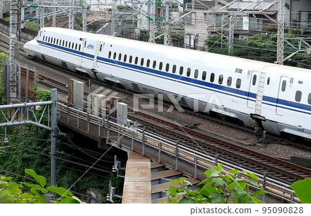 Tokaido Shinkansen from Gongenyama Park, Kitashinagawa, Shinagawa-ku, Tokyo September 4th Tokaido Shinkansen from Gongenyama Park, Kitashinagawa, Shinagawa-ku, Tokyo September 4th 95090828