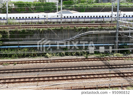 Tokaido Shinkansen from Gongenyama Park, Kitashinagawa, Shinagawa-ku, Tokyo September 4th Tokaido Shinkansen from Gongenyama Park, Kitashinagawa, Shinagawa-ku, Tokyo September 4th 95090832