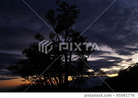 Dawn (Onyu Pass, between Obama City, Fukui Prefecture and Takashima City, Shiga Prefecture) Dawn (Onyu Pass, between Obama City, Fukui Prefecture and Takashima City, Shiga Prefecture) 95091776