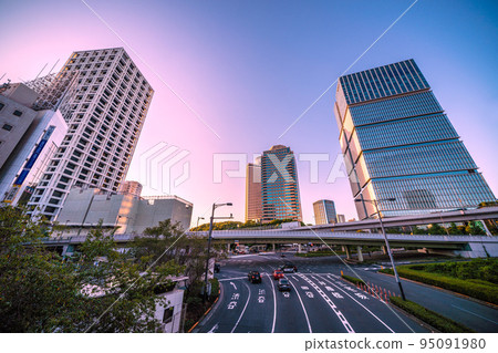 東京都市風景看法在日本赤坂見附陸上視圖 東京都市風景看法在日本赤坂見附陸上視圖 95091980