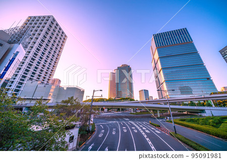 東京都市風景看法在日本赤坂見附陸上視圖 東京都市風景看法在日本赤坂見附陸上視圖 95091981