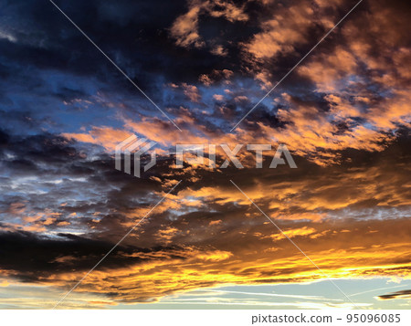 sunset on a setting autumn day sunset on a setting autumn day 95096085
