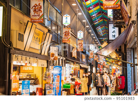 京都錦市場 *部分軟焦點 95101983