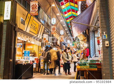 Kyoto Nishiki Market *partially soft focus 95101984