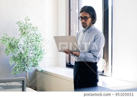 中間的商人 95103031