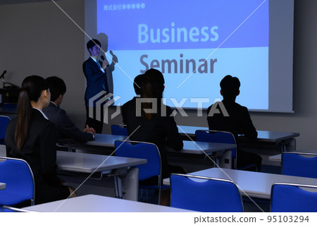 Business meeting room 95103294