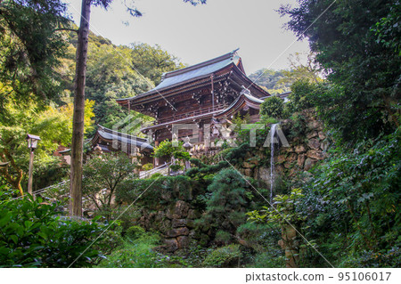 Ina waves shrine Ina waves shrine 95106017