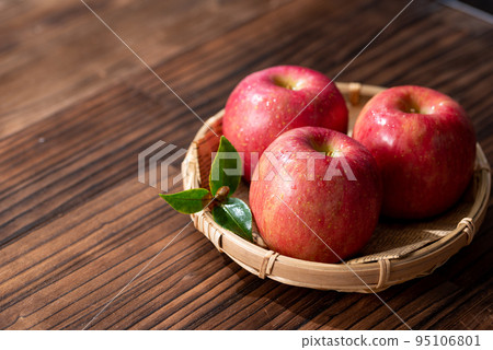 very sweet apple apple very sweet apple apple 95106801
