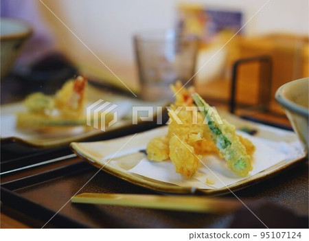 Assorted tempura at a soba restaurant Assorted tempura at a soba restaurant 95107124