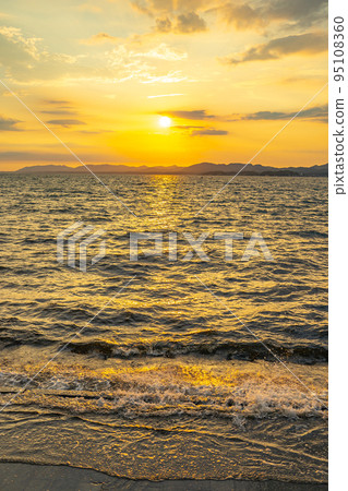 宍道湖的夕陽(島根縣松江市) 宍道湖的夕陽(島根縣松江市) 95108360