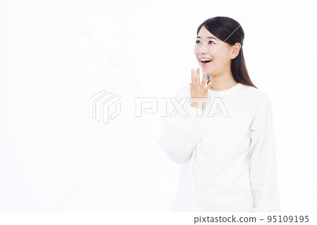 一個笑著驚訝的三十多歲的女人 95109195