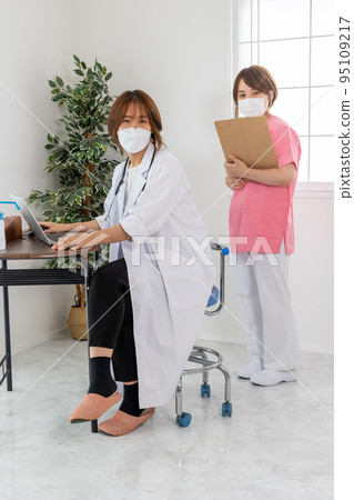 女醫生和護士 95109217