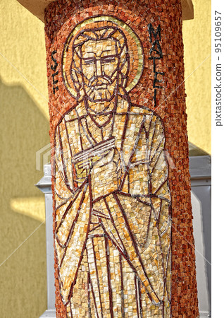 Mosaic of Saint Mark apostle on a column Mosaic of Saint Mark apostle on a column 95109657
