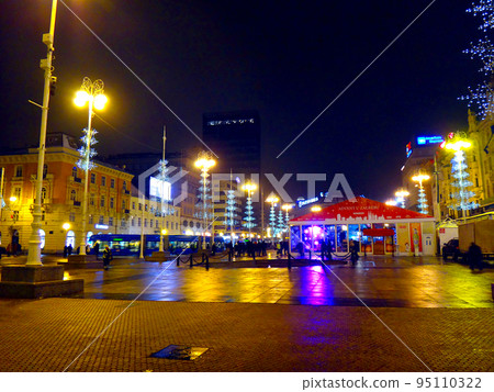 克羅地亞隆冬的薩格勒布老城之夜 克羅地亞隆冬的薩格勒布老城之夜 95110322