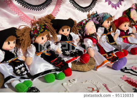 Romanian handmade dolls in traditional clothes 95110833