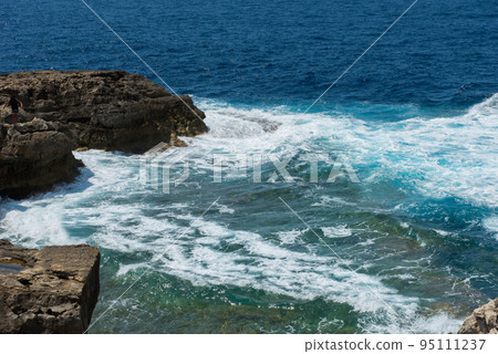 Blue hole and the collapsed Azure window. Gozo, Malta 95111237