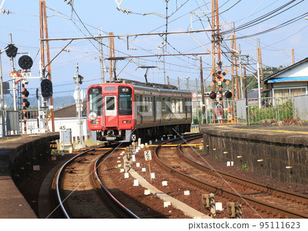 南海高野線紀伊清水站的入境列車 95111623