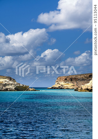 coast and the beautiful sea 95113044