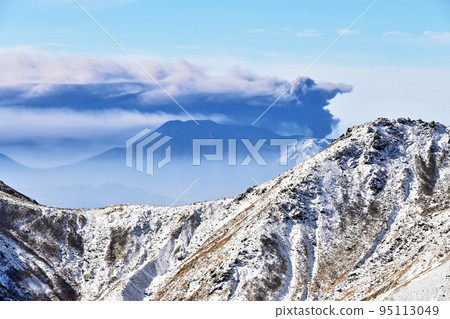 Kuju mountain range snow scene from Mt. Mitsumata Kuju mountain range snow scene from Mt. Mitsumata 95113049