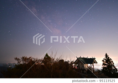 從霍曼山頂看銀河夜景 從霍曼山頂看銀河夜景 95113525