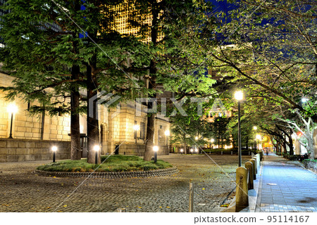 Night view of the Old Building of the Bank of Japan Head Office 95114167