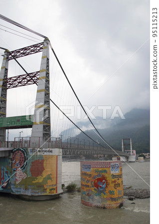 Sita Jhula suspension bridge, Rishikesh, Uttarakhand, India Sita Jhula suspension bridge, Rishikesh, Uttarakhand, India 95115213