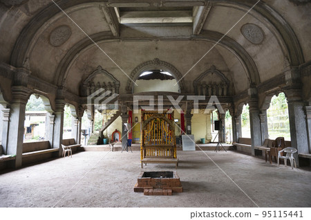 Inner view of the Shri Rudreshwar Temple, located near Arvalem Caves, Rudreshwar Colony, Sanquelim, Goa Inner view of the Shri Rudreshwar Temple, located near Arvalem Caves, Rudreshwar Colony, Sanquelim, Goa 95115441