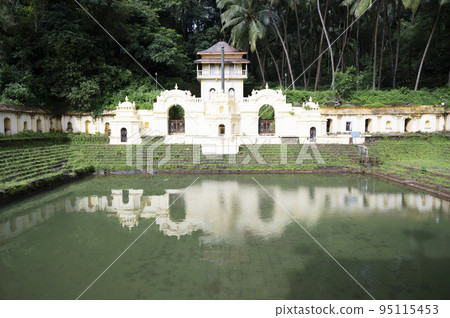 Shri Lakshminarasimha Mandir and Pushkarni. It is believed that deities in the temples of Veling were brought around 16th century to preserve the shrines from destruction by the Portuguese during Shri Lakshminarasimha Mandir and Pushkarni. It is believed that deities in the temples of Veling were brought around 16th century to preserve the shrines from destruction by the Portuguese during 95115453